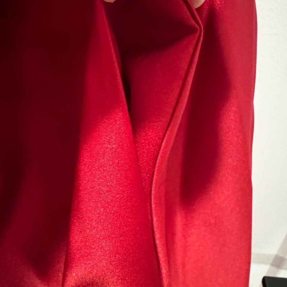 Red Floor Length Ball Gown Size 0 David’s Bridal - Picture 6 of 12